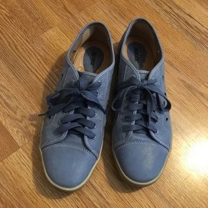 Earth Blue Cut Out leather sneakers - size 9.5